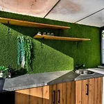 Luxurious Natali Pridraga