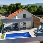 Luxurious Natali Prázdninový dům
