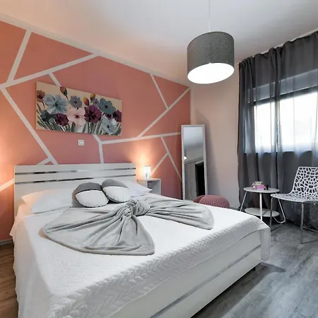 Luxurious Natali