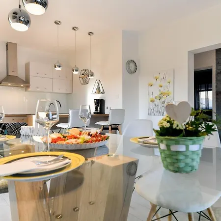 Luxurious Natali Pridraga