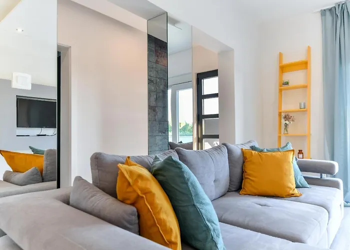 Luxurious Natali * Pridraga