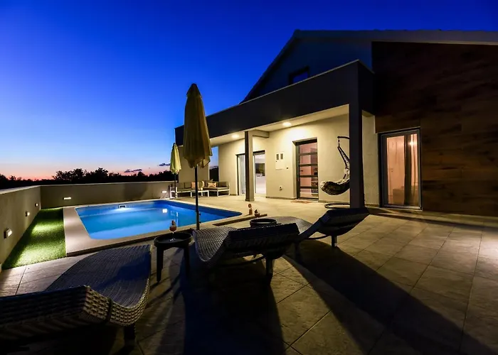 펜션 Luxurious Natali *