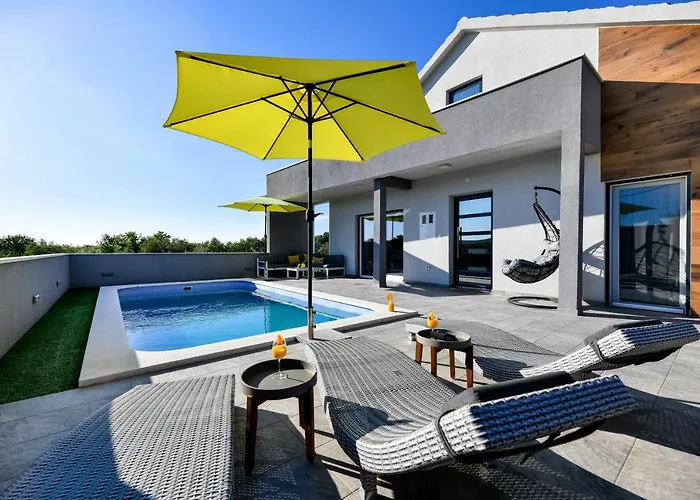 펜션 Luxurious Natali