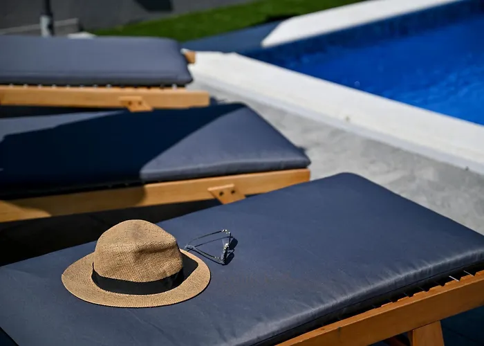 Luxurious Natali * Pridraga