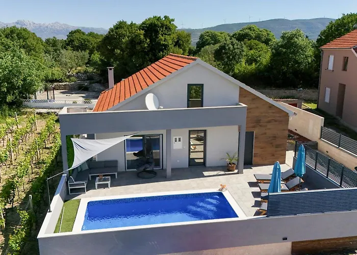 Luxurious Natali 펜션