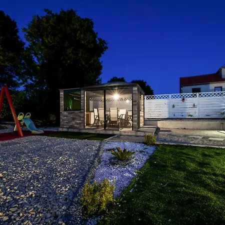 Luxurious Natali Holiday home *