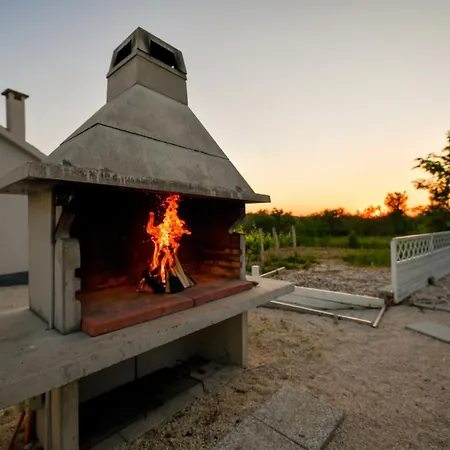 Luxurious Natali Pridraga