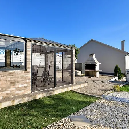 Luxurious Natali Holiday home Pridraga