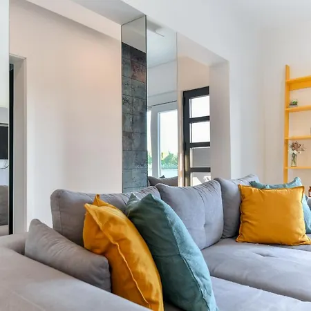 Luxurious Natali * Pridraga