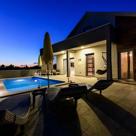 Nyaraló Luxurious Natali *
