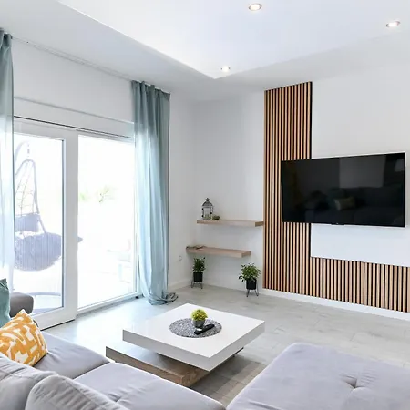 Luxurious Natali Holiday home *