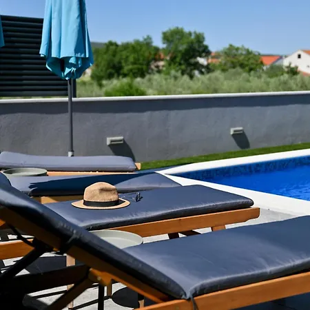 Vikendica Luxurious Natali Pridraga