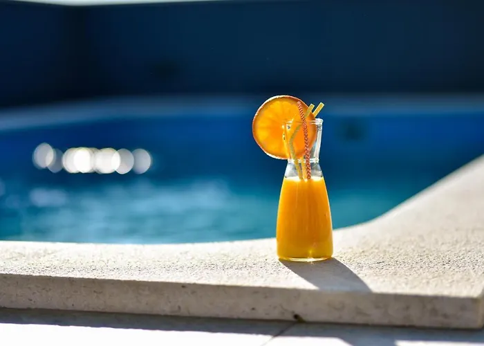 Luxurious Natali Vikendica Pridraga