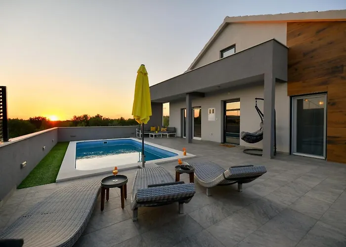 Luxurious Natali * Pridraga