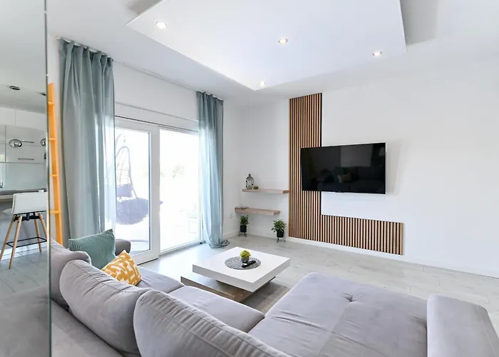 Luxurious Natali Pridraga